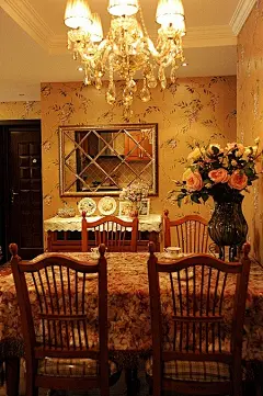 龙锦园美式餐厅手绘彩花镜子背景墙玄关