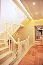 现代简约风格别墅楼梯设计效果图片