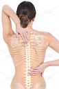 背部疼痛的女性脊椎突出
