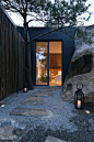 与石同居－厦门绝美海景酒店“那厢”
C+ Architects  休闲娱乐  酒店 

那厢位于厦门环岛南路一侧的半山林间，直面壮阔的台湾海峡，毗邻厦门最负盛名的环岛路景观沙滩，距人气十足的曾厝垵文化村仅十分钟车程。建造在一片相思树、松林与天然巨石之间的那厢，清幽静谧，是一处适合慢呼吸的隐市桃源。