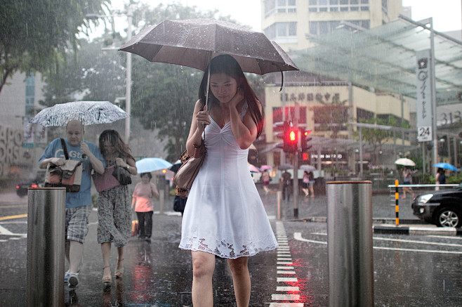 照片在雨中500px的丹尼·桑托斯夫人在...