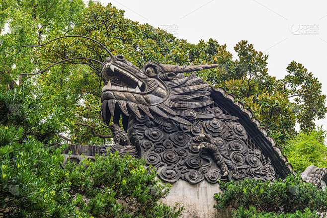 中国上海豫园墙上龙的细节