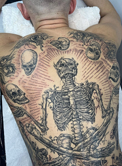 智玩采集到插图-人体彩绘-纹身