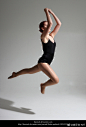 #速写参考#舞蹈 跳跃  关键词：静态速写参考 舞蹈 礼服 跳跃------------@象牙塔-ART 真的每日更新最好的速写参考资料 ​ ​​​​更多参考：www.xytart.cn ​​​ ​​​​