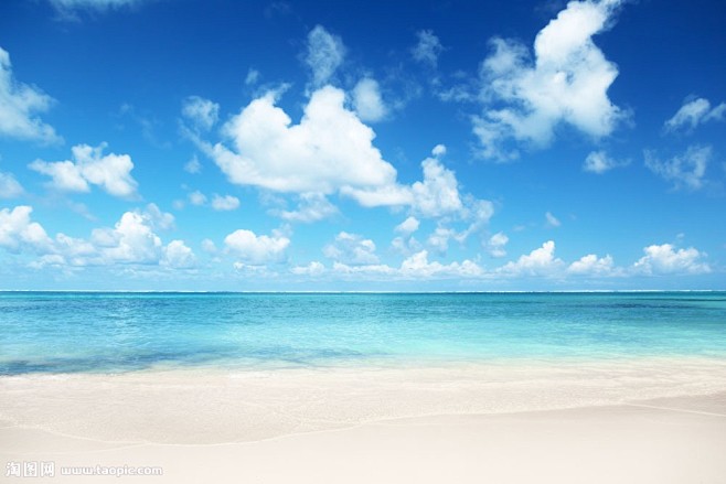 大海蓝天白云风景