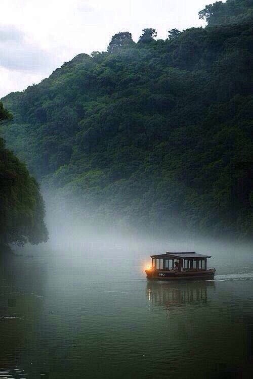 野径云俱黑江船火独明