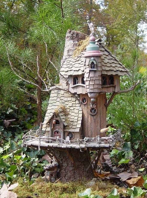 小精灵居住的童话小屋