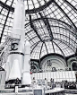 艺术和科技的火花碰撞 Chanel秀场高35米的巨型火箭在巴黎大皇宫时髦得飞起来!