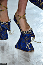 Namilia的“花盆底”鞋，图片来自视觉中国。