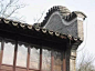 #色彩# 风火墙又称封火墙、防火墙等等。封火墙种类繁多，徽派建筑封火墙因形状酷似马头，则称为“马头墙”。闽派福州建筑因墙体作流线型状似马鞍，称为“马鞍墙”。粤派岭南建筑山墙作镬耳状，称为镬耳墙。 ​ ​​​​