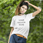 夏季女装短袖T恤衫展示效果图服装户外场景智能贴图样机提案素材
