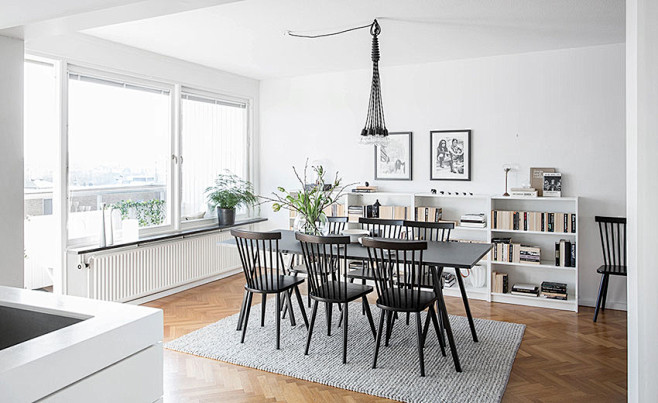 瑞典105平米纯白简约公寓

白色是居家...