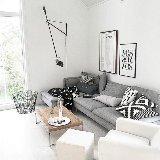 Cozy living room wit...