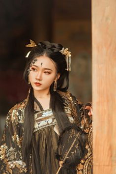 古风 古装采集木之本桃矢采集到【明眸皓齿】1万万千千恨,前前后后山