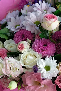 美丽的春天花束。祝贺妈妈生日或生日