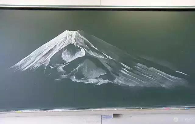 日本学生黑板报大赛获奖作品，绝对会让你自...