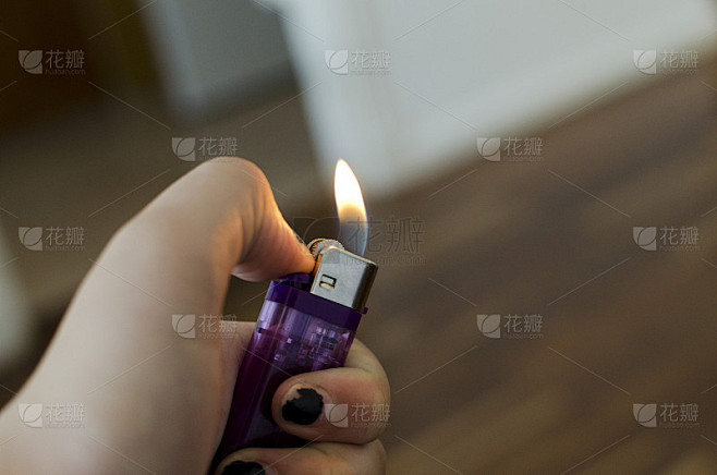 用打火机点火