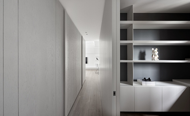 CONCEPT | WHITE on B...