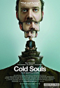 冷冻灵魂

Cold Souls 和冷冻灵魂是同义词，已合并。
保罗·吉亚马提（Paul Giamatti 饰）是纽约一个剧团的演员，他正在排演契诃夫的戏剧《万尼亚舅舅》。但是这出戏让他身心疲惫，几近崩溃。偶然机会，保罗找到一家名为灵魂仓库的机构。利用先进的技术，保罗成功地将自己95%的灵魂提取出来。在此之后，他的演技没有任何进展，反而常常感到莫名的空虚，并且性格也发生变化。为了回归正常生活，保罗在医生的建议下“安装”了一个俄罗斯女人的灵魂，但却让他更加烦躁。他强烈建议要回属于自己的灵魂，却发现原本妥善保