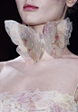 Valentino haute couture spring 2011，这一年讲的是贵族少女对于蝴蝶的迷恋～[xkl转圈][xkl转圈][xkl转圈] ​​​​
