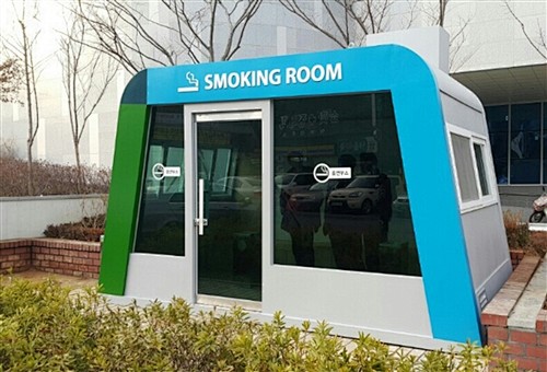 韩国：环保吸烟室成别样风景----东方烟...