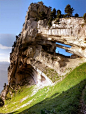 黄绿拱，法国阿尔卑斯山

Outdoors .. / Chartreuse Arch, French Alps | See more Amazing Snapz