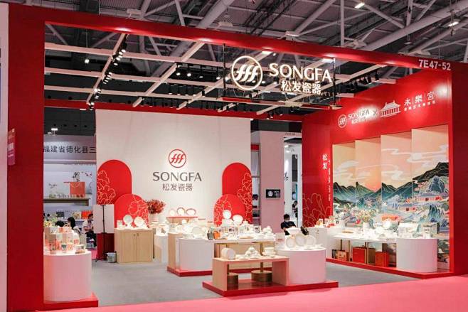 展会分享 | 看瓷器上的天宫美学，解礼品中的国潮新说_松发 : 充分展现了瓷器的 松发瓷器从中国文化中汲取灵感 向客商展示中国瓷器的时尚与美感 ...