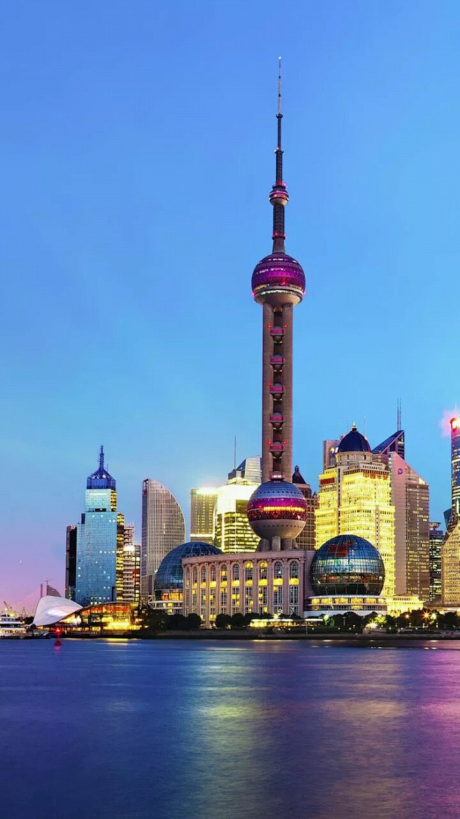 东方明珠电视塔高468米亚洲第四世界第六高塔是上海的地标性建筑之一