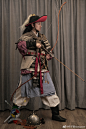 【Wei's LH Igloo】
12th Century - Song Resistance Force - Footsoldier
历史重演造型｜中古时期｜宋·义军

灵感和参考来源：
南宋初期，面对金人的入侵，岳飞挥师北上，大败金军主力，摧枯拉朽，接连收复颍昌、陈州、郑州、洛阳.......
岳飞所到之处，各州县抗金义军无不拜服，紧密团结在他的麾下，与金军作战悍不畏死，人人奋勇杀敌，各路义军约好以岳字旗为号，期日兴兵，驰援岳飞大军，光复河山…

搭配要素一览：
*浅紫窄袖圆领袍
*水蓝窄袖交领袍
*