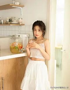 美女壁纸第945期-性感妖姬 风情无限少妇-今日头条