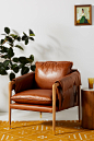 “living room leather chairs”的图片搜索结果