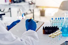医院冠状病毒药物制作理念医学实验室技术药物实验化学实验室的专业保健研究员。