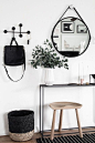 Tips for a minimal and functional entryway. Scandinavian design.