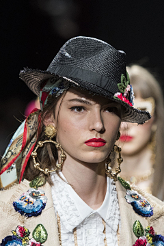 三天er采集到Dolce&Gabbana2019年春夏高级成衣时装发布