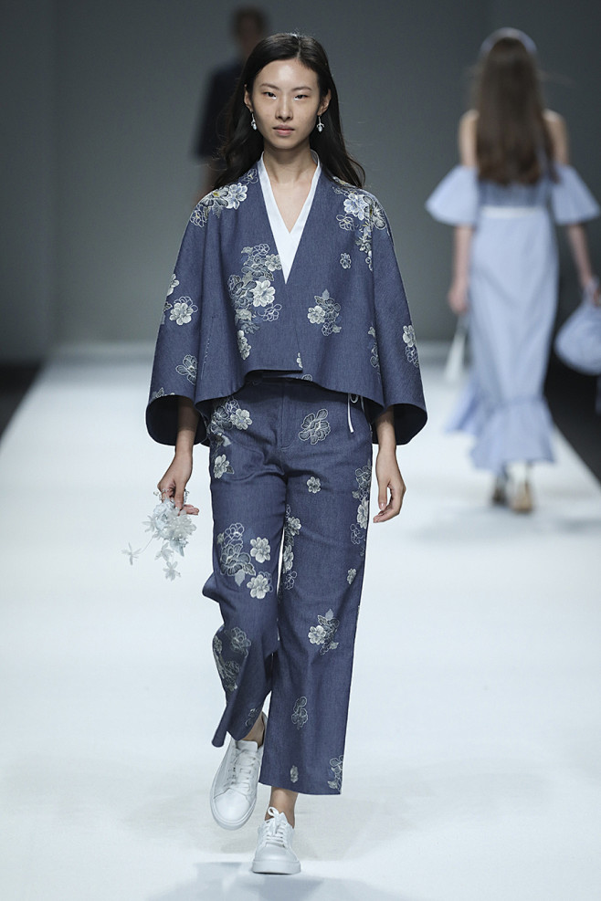 Heaven Gaia Xiong Yi...