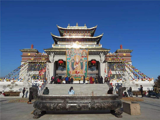 瑞应寺：蒙古族人称“葛根苏木”，俗称佛喇嘛寺。位于辽宁省阜新蒙古自治县佛寺镇佛寺村。该寺始建于清康熙八年（1669年）到康熙四十四年初具规模