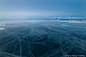 贝加尔湖冰雪奇景：冰面通透如绿松石 : 作为世界上最深的淡水湖泊，贝加尔湖拥有世界地表淡水总量的五分之一。