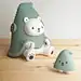 Green mail white mini Bac Bac by Darylhochi x TWO HANDS STUDIO x MERRY GO ROUND : Darylhochi x TWO HANDS STUDIO 雙手牌 x MERRY GO ROUND presents to you Green mail white mini BacBac! Jump for joy as two chricters come together in an all new adventure! Last ye