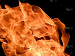 明亮的火焰火焰的火焰在黑色的背景