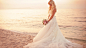 金发女子沙滩的白色机型新娘婚纱礼服婚礼海/ 1920×1080壁纸