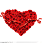 浪漫情人节玫瑰心形花束高清素材，缠绕的红色丝带红色玫瑰背景图片