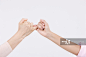 Mother and daughter having pinkie-swear详情 - 创意图片 - 视觉中国 VCG.COM _手 手势采下来 #率叶插件，让花瓣网更好用#