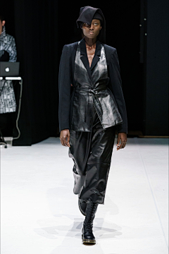 Dogowner采集到chalayan
