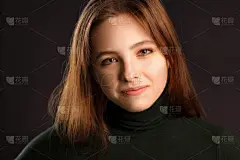 红发人,女人,黑色,注视镜头,美,水平画幅,美人,干净,白人,特写