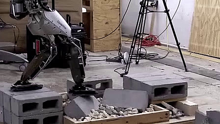 [视频]波士顿动力Atlas人形机器人能...