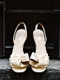 还记得灰姑娘的水晶鞋么？婚礼的时候，你也需要一双如此美丽的鞋子！

(10张)