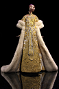 郭培2013中国新娘之《龙的故事》高级时装静态秀
 
摄影：崔肖阳


郭培的设计雍容、华贵、大气、时尚！
