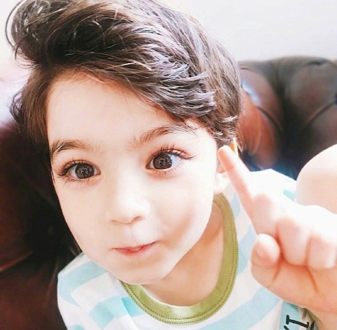 4岁的加韩混血男娃cooper应该是睫毛精本人了67676767