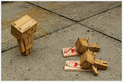 jackchen采集到超萌系亚马逊纸盒人模型Danbo