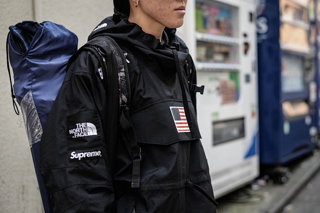 Supreme x COMME des ...